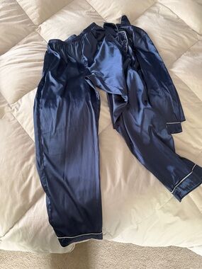 Women’s  Navy Satin Lounge SET - Classic Comfort